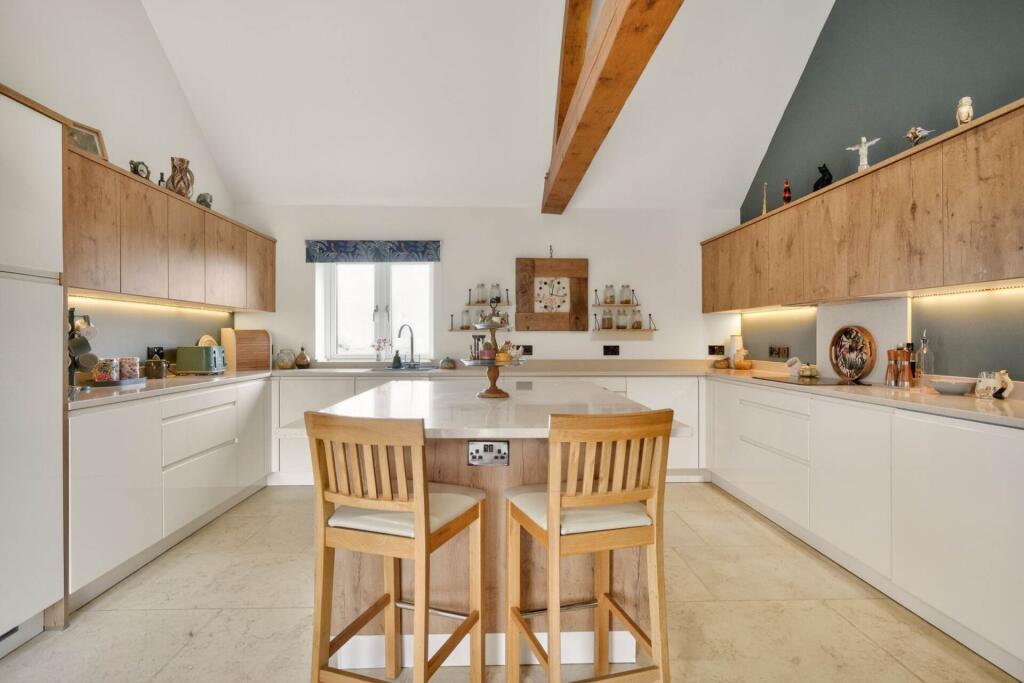 The Olde Barns, Whitchurch - More