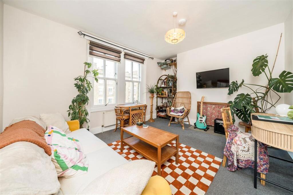 Apartment in London - View 2