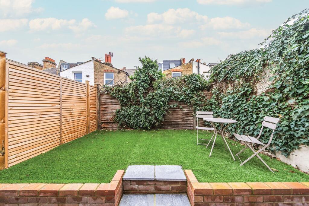 Apartment in London - View 5