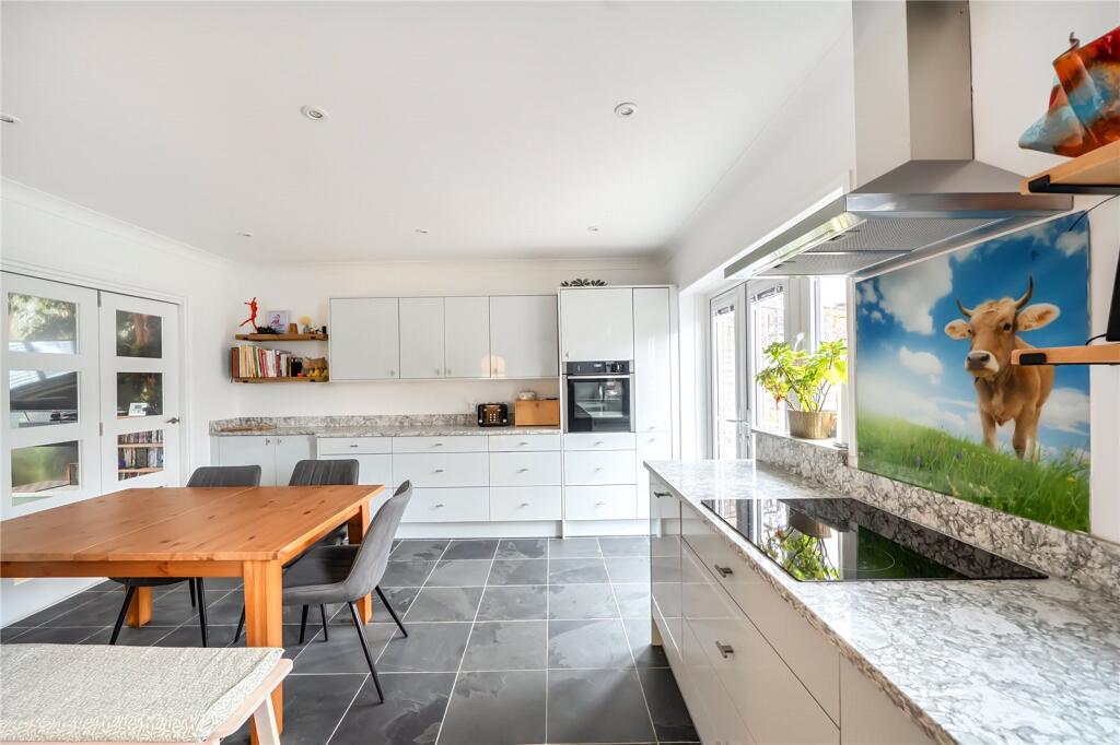 Tadfield Road, Romsey, Hampshire, SO51 photo 3