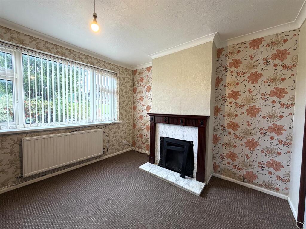 House in Westhoughton, Dobb Brow - View 4