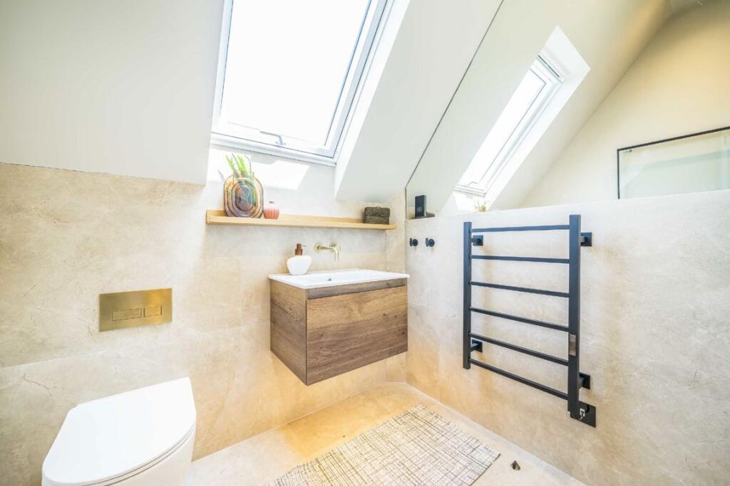 Apartment in London - View 5