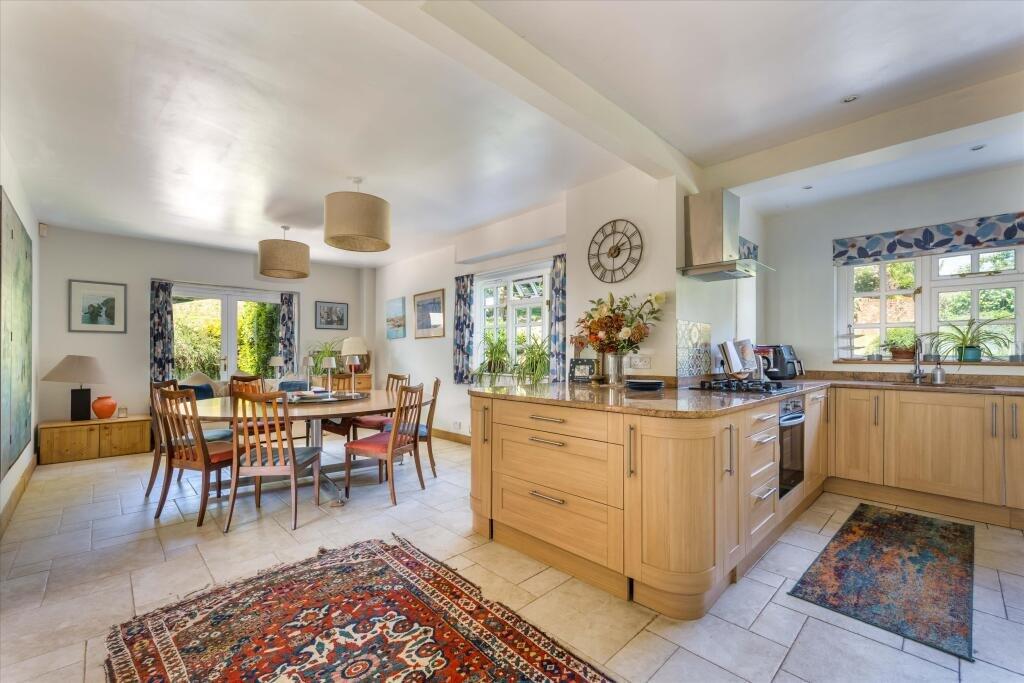 House in Redhill - View 3