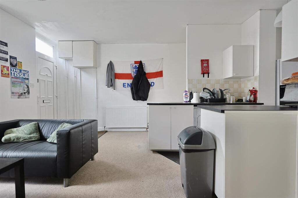 Apartment in Newcastle upon Tyne - More