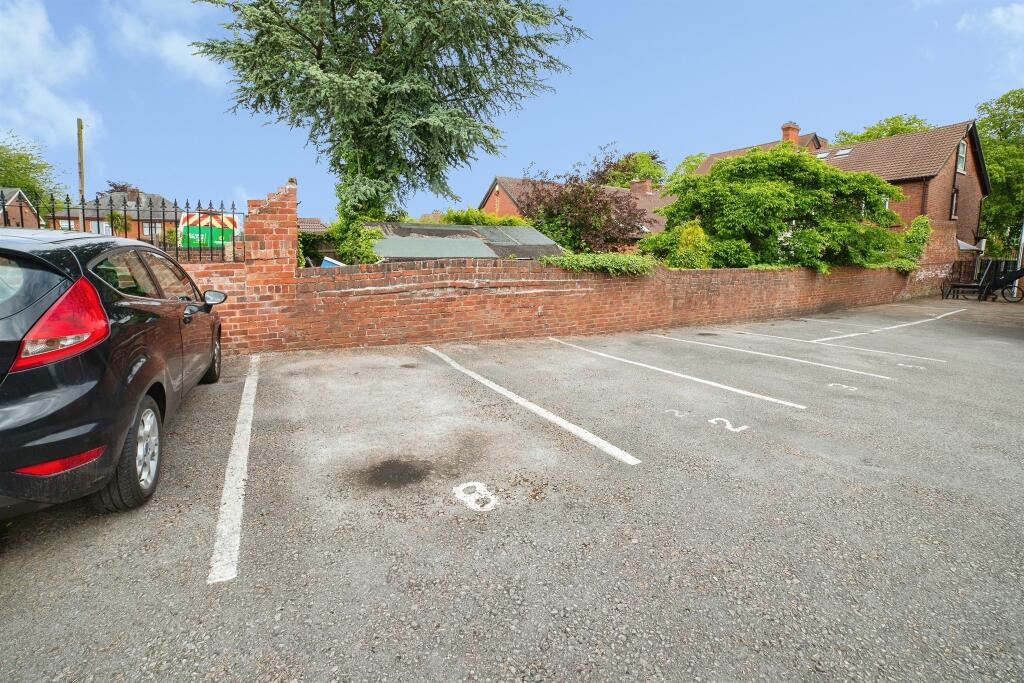 Apartment in Amber Valley, Heanor and Loscoe CP - View 3