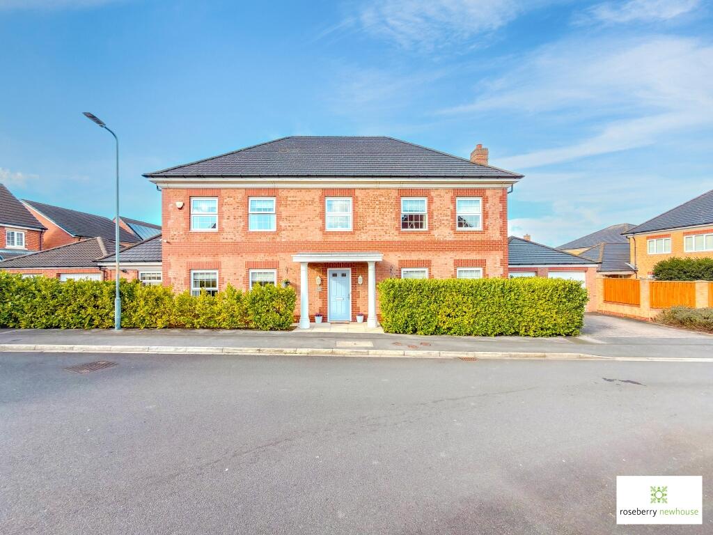 5-bed detached on Brantingham Drive, Ingleby Barwick, £550,000