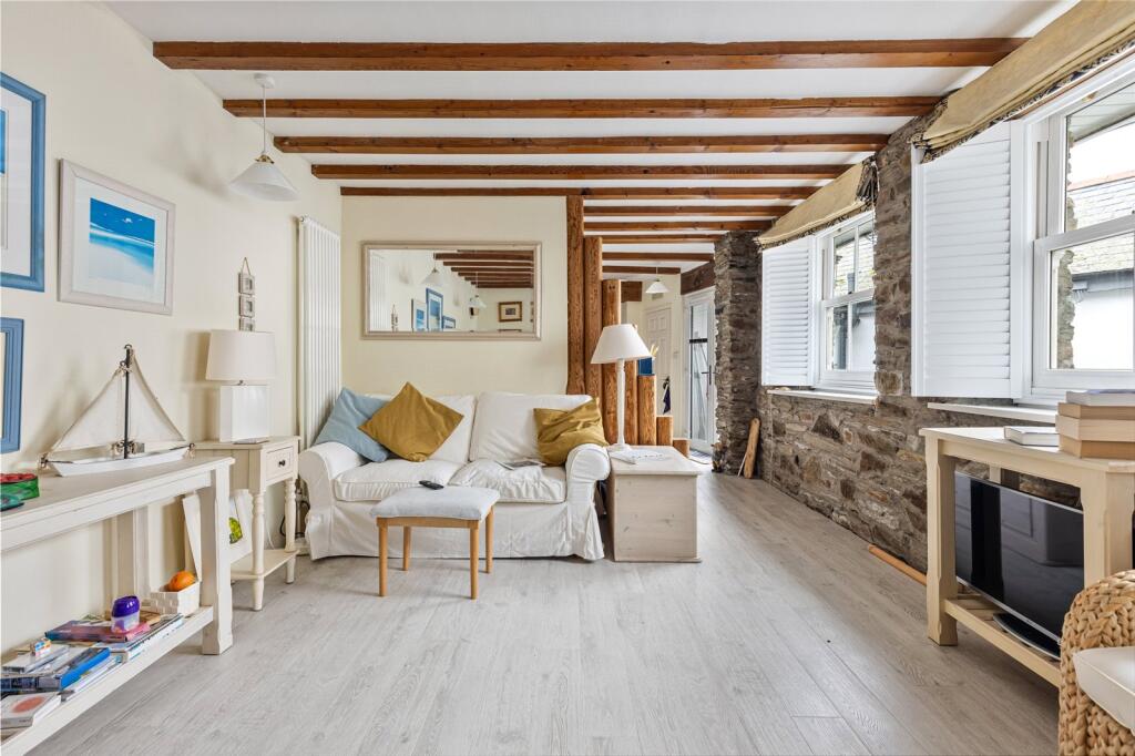 2-bed flat on 81A, Fore Street, Salcombe, £395,000