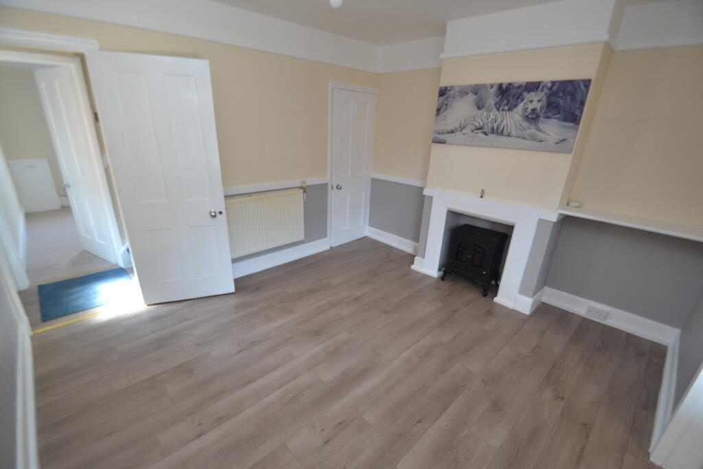 House in Ryde, Oakfield - More