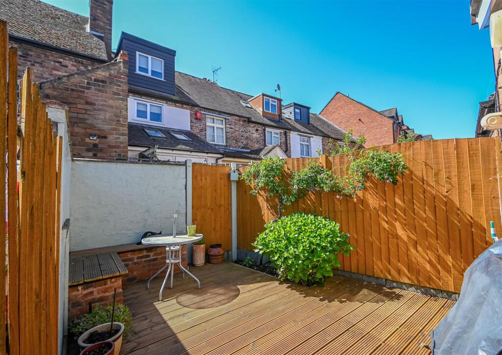 8 Cliff Road, Bridgnorth photo 2