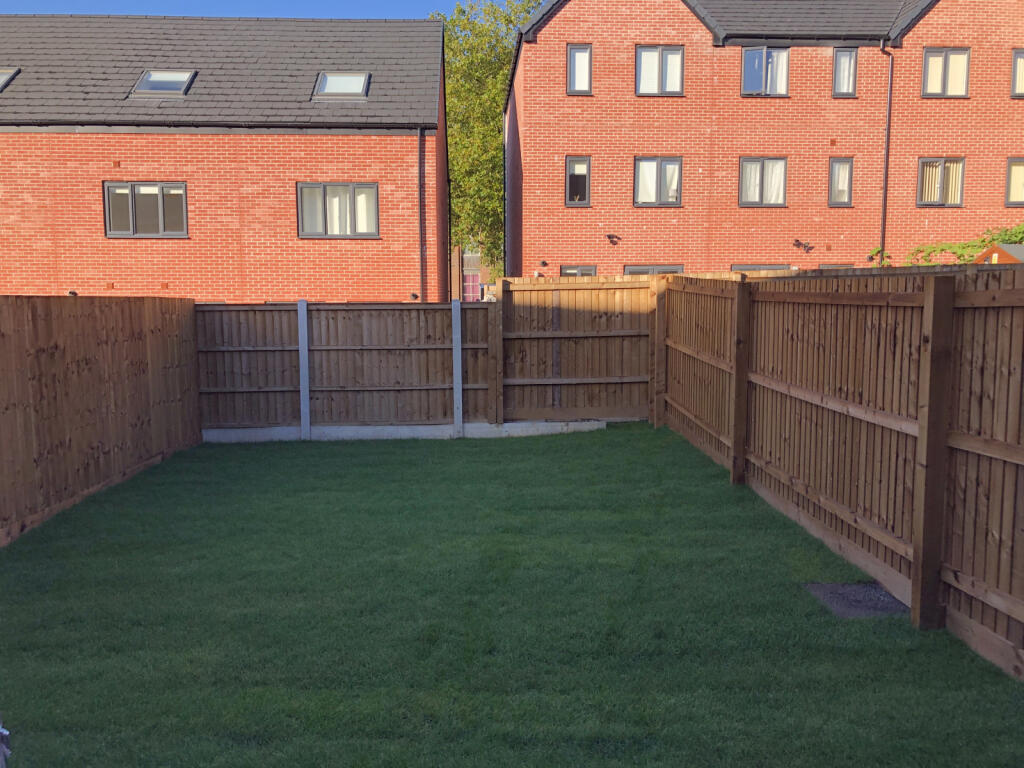 House in Nottingham, Sandfield Way, Radford - More