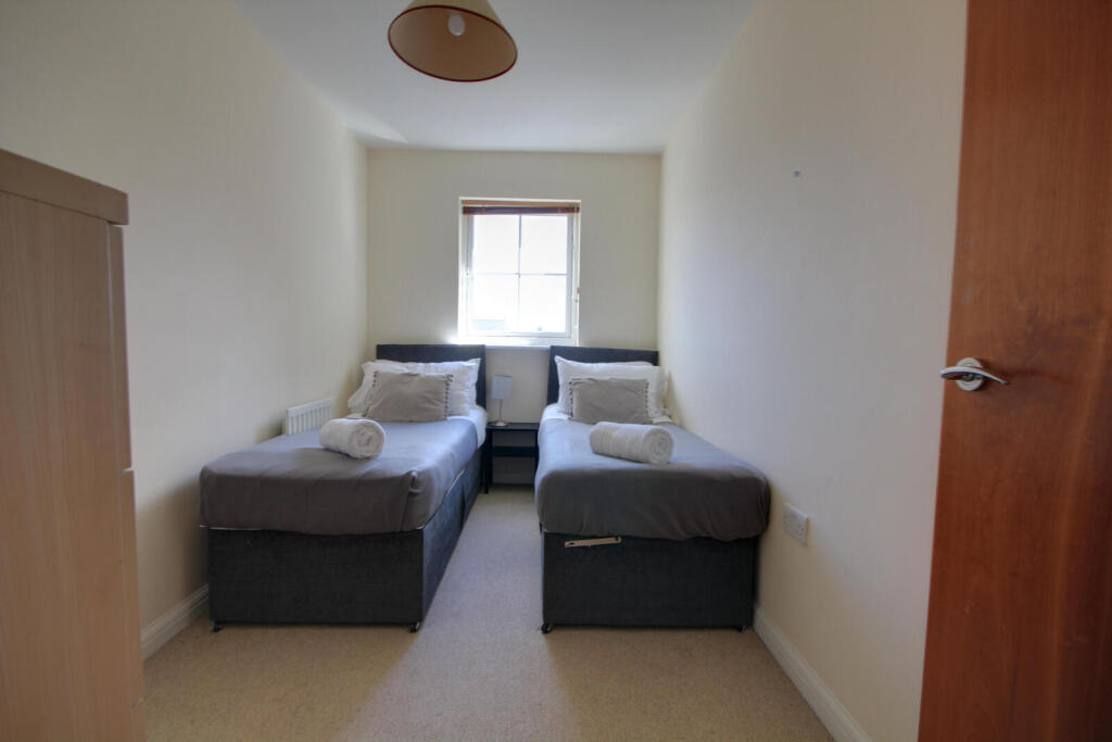 Apartment in Reading - View 3