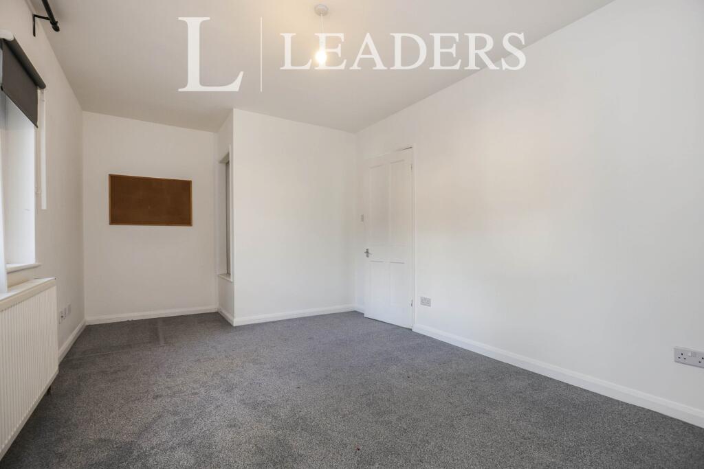 House in Warwick, Woodloes Park - More