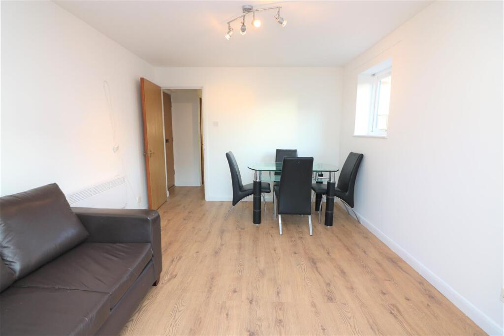 Main image of property: Barnfield Place, Isle of Dogs, E14