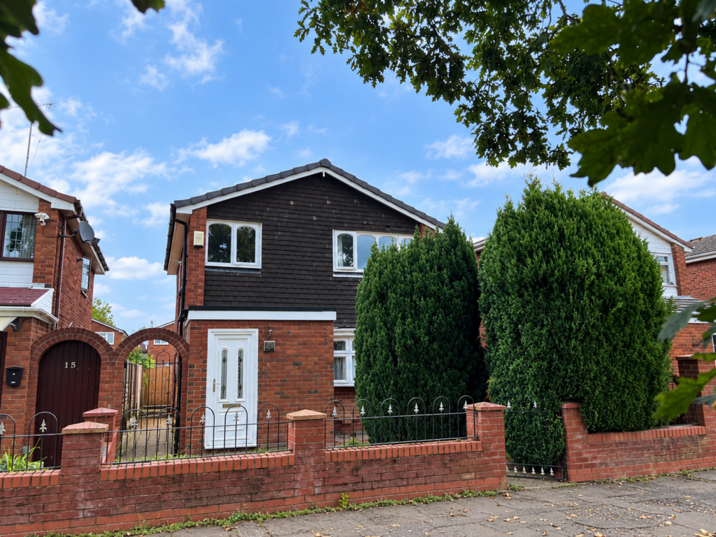 3-bed detached on Joseph Creighton Close,Binley,Coventry,CV3 2QE, £280,000