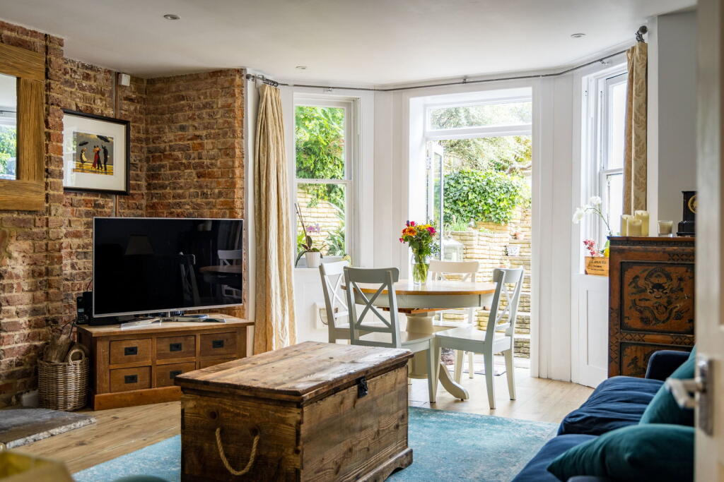 Apartment in Guildford - View 4