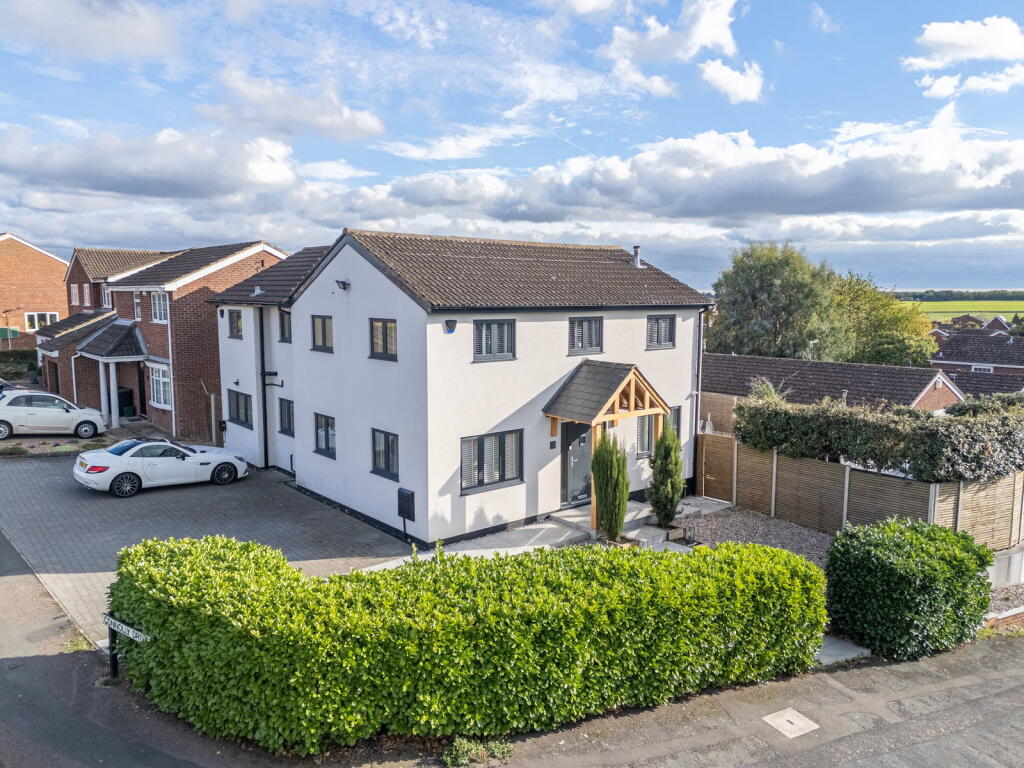 5-bed detached on Connolly Drive, Rothwell NN14, £515,000