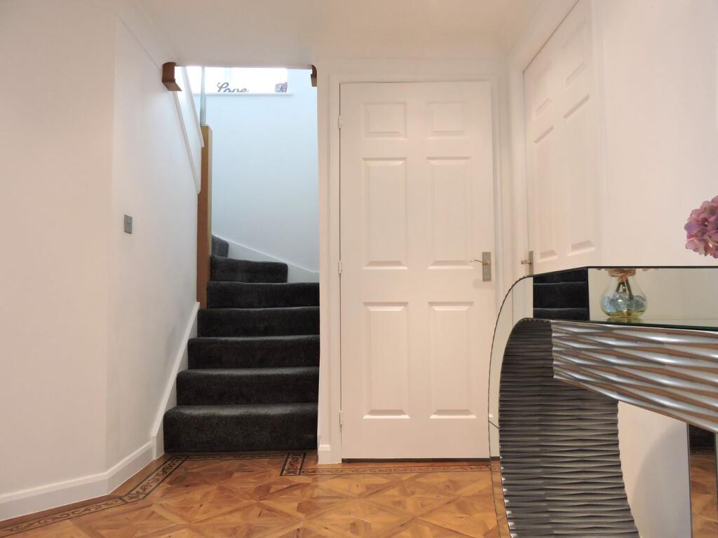 House in Broxbourne, Hertfordshire - View 5
