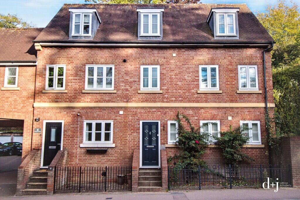 Main image of property: Horseshoe Cottages, Park Street
