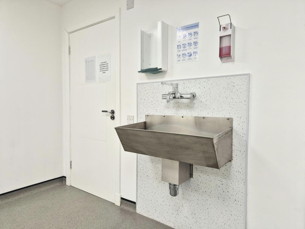 room1_4.jpg