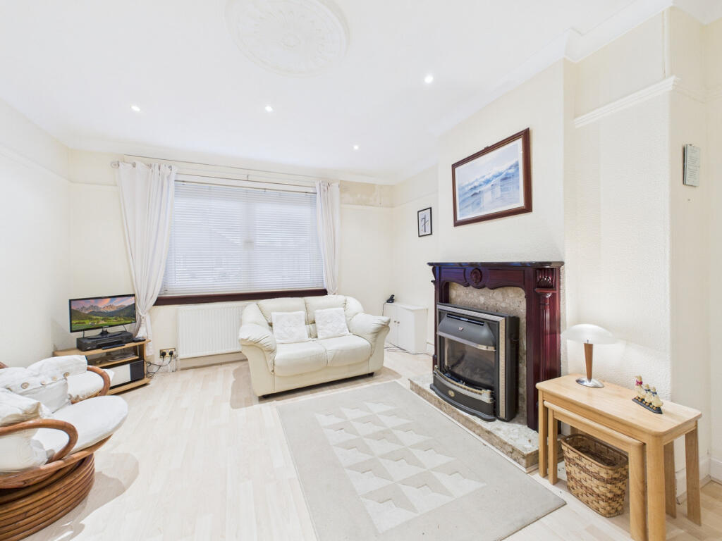 83, Glenriddet Avenue, Kilbirnie, KA25 6 photo 4