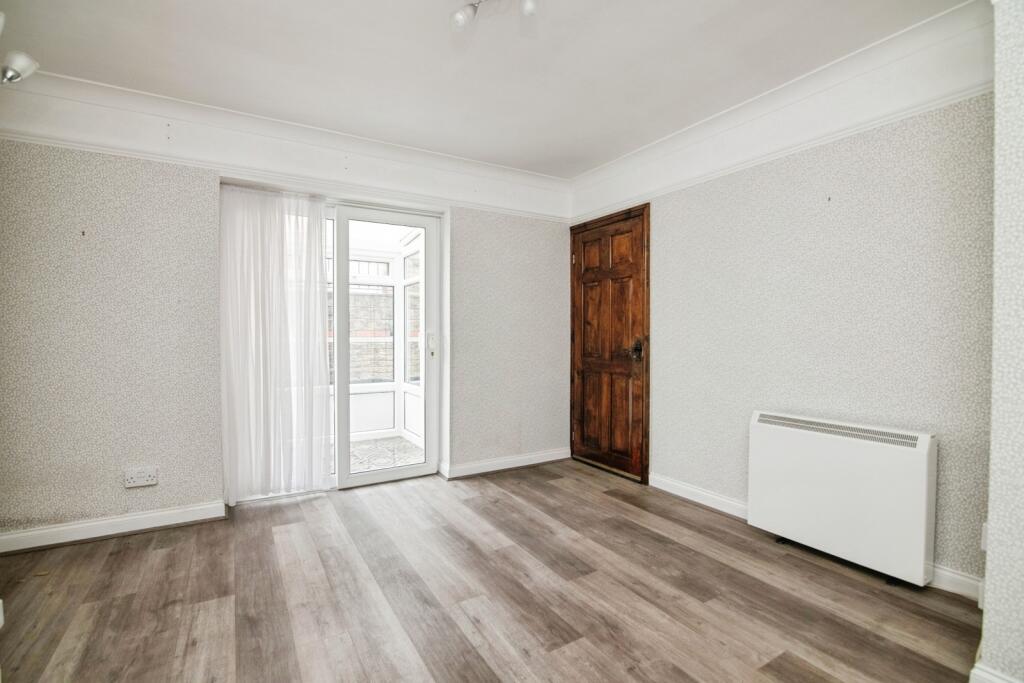 City Road, OLDBURY, West Midlands, B69 - View 2