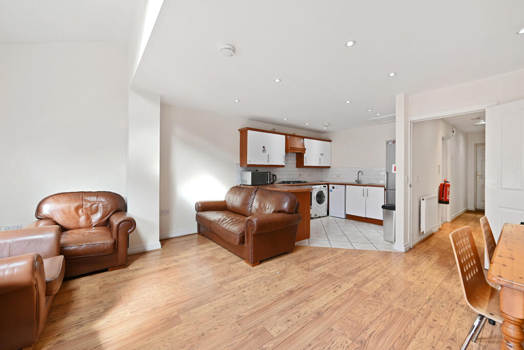 House in Warwick, Royal Leamington Spa - View 2