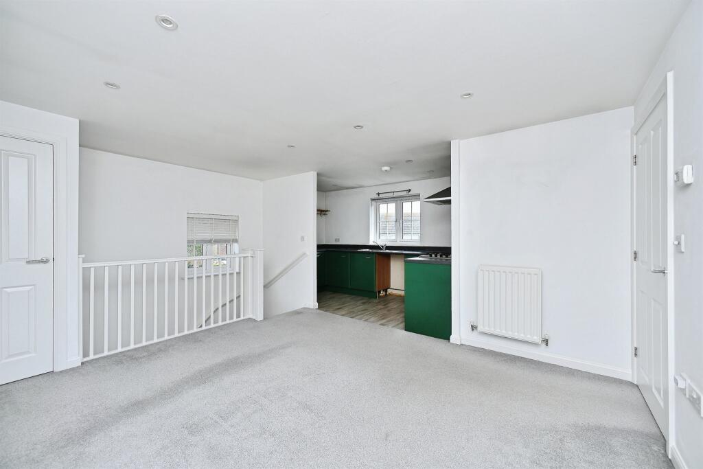 House in Lewes, Peacehaven - More