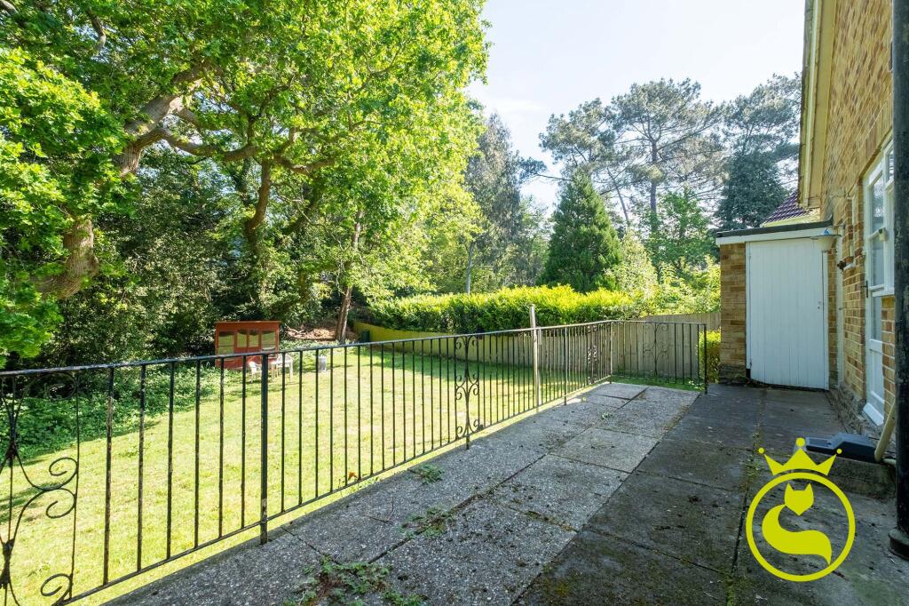 House in Poole, Lilliput - More