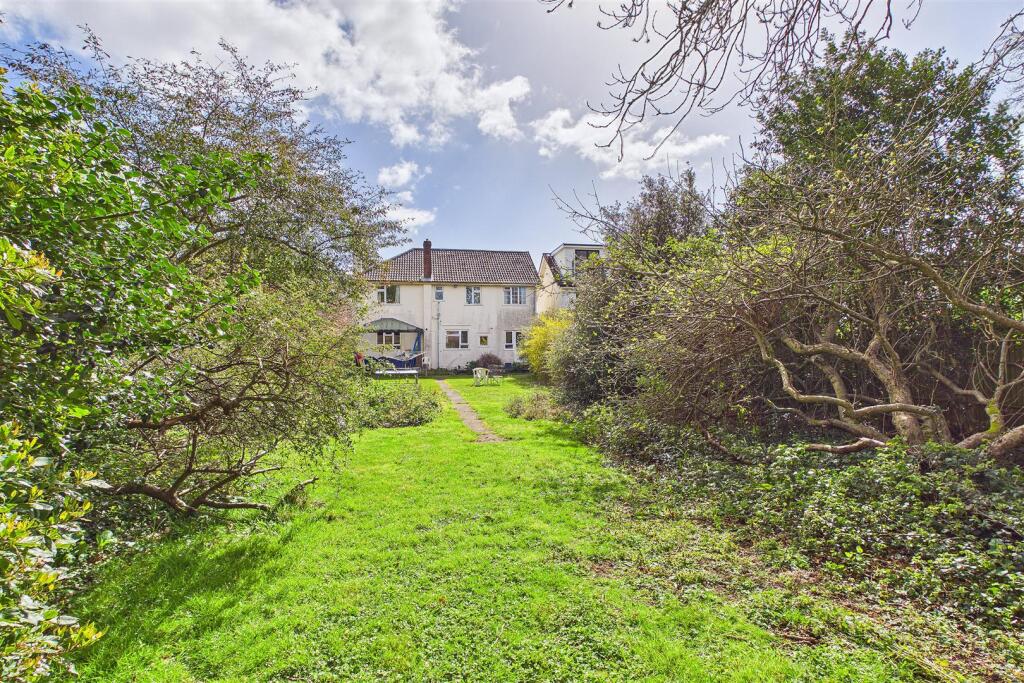 Upper Clevedon – much admired hillside setting photo 2