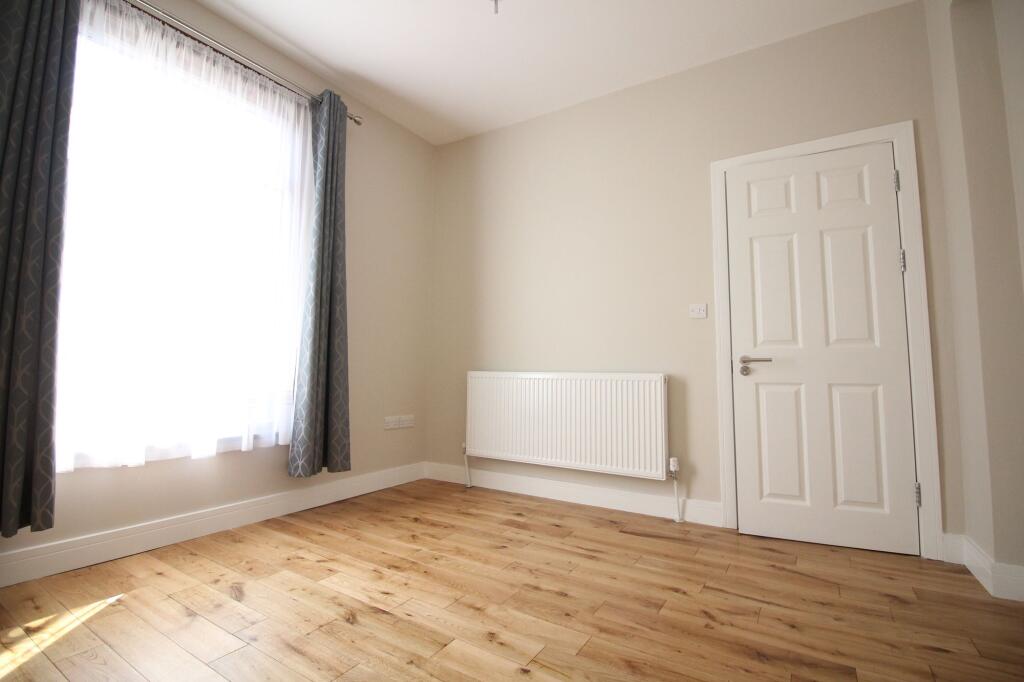 House in London - View 4