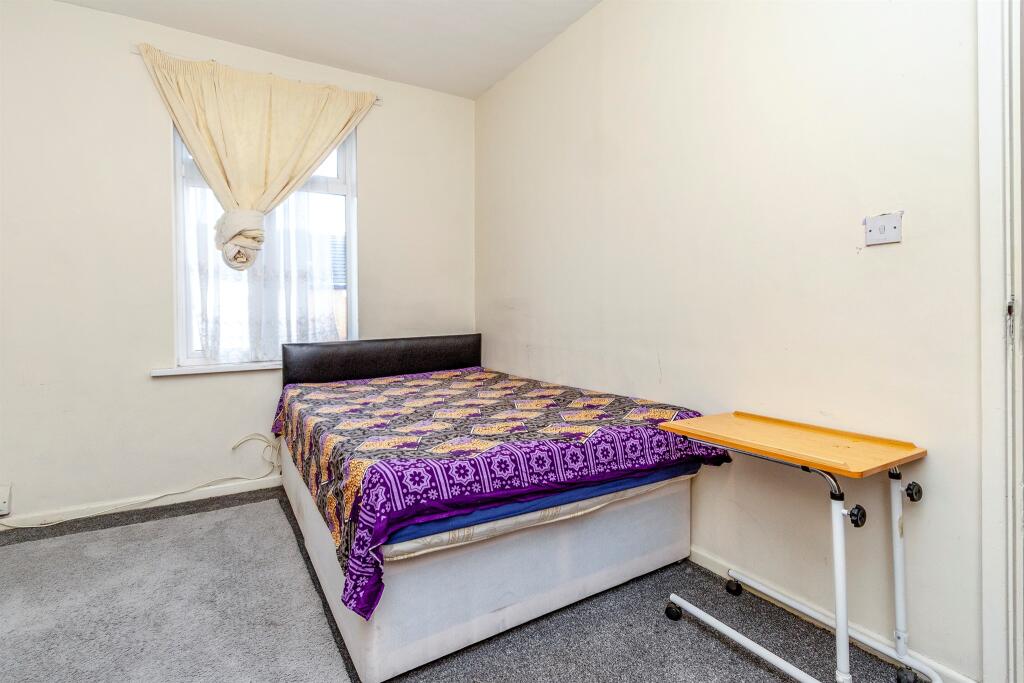 House in Wolverhampton, Low Hill - More
