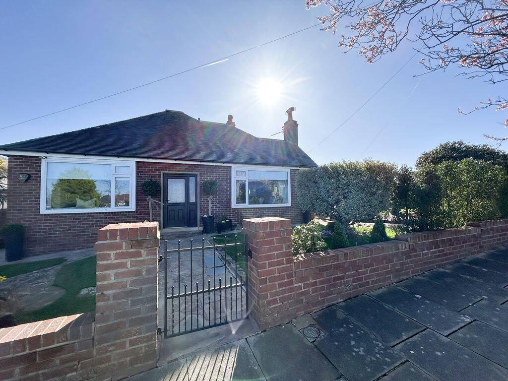 Main image of property: Beautifully presented Detached True Bungalow - Hodgson Place, Poulton-Le-Fylde, FY6 8BH