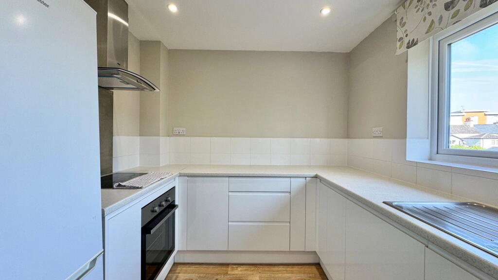 Crawford Place, Newbury, RG14 1XQ photo 2