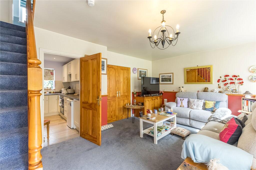 Royds Avenue, Linthwaite, Huddersfield, HD7 photo 3