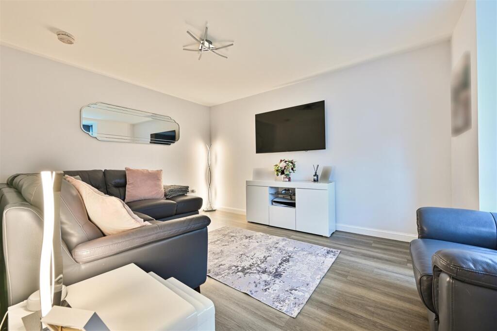 House in Wishaw, Coltness - View 4