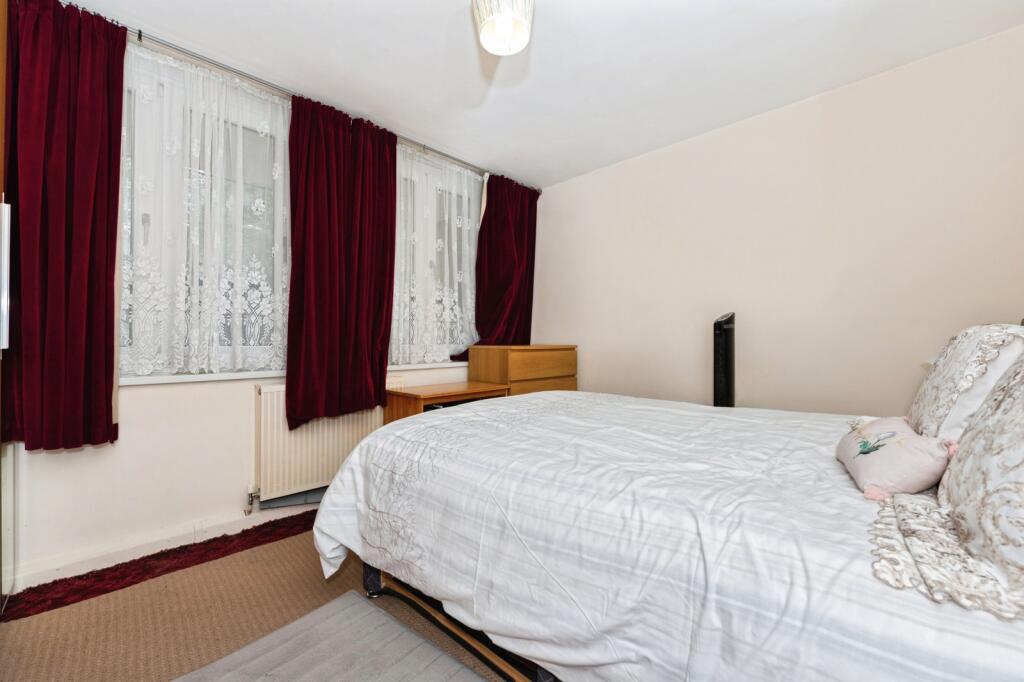 House in London - View 3