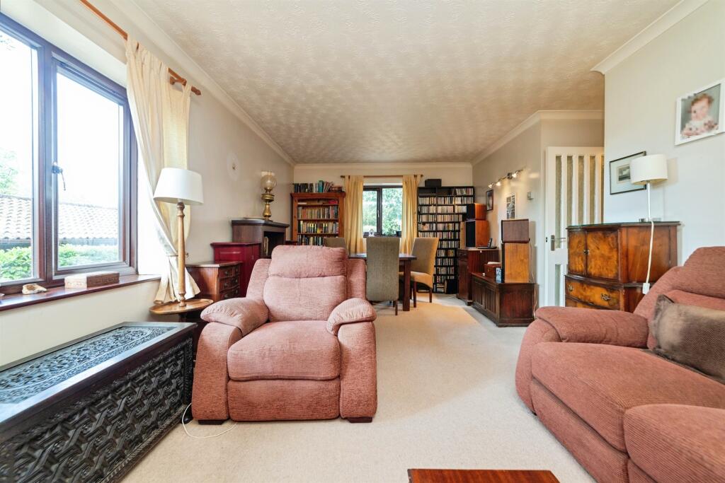 Apartment in East Hertfordshire, Hertford - View 5