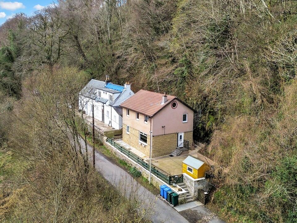 Main image of property: Raslie, Glenshellach Road, Oban, Argyll, PA34 4PP