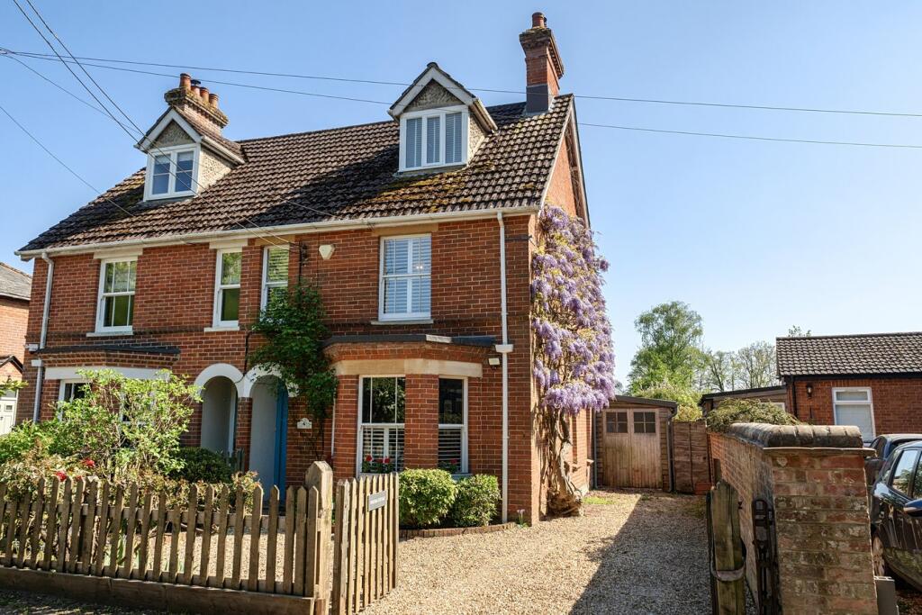 Main image of property: Balmer Lawn Road, Brockenhurst, SO42