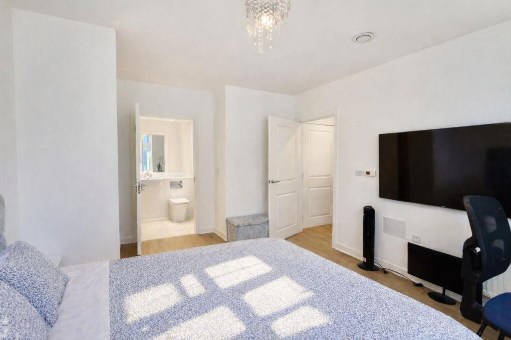 Apartment in London - View 3