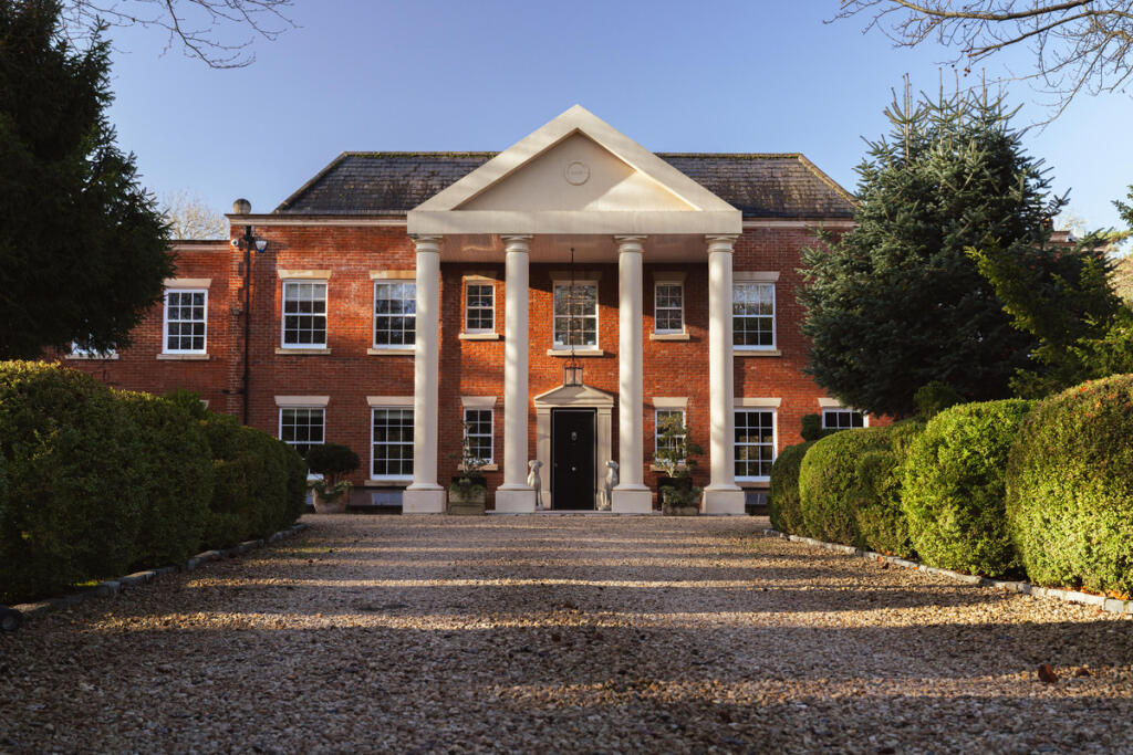 Main image of property: Slade Oak Lane, Gerrards Cross, SL9