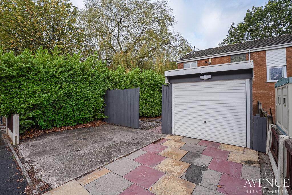 House in Stoke-on-Trent - View 5