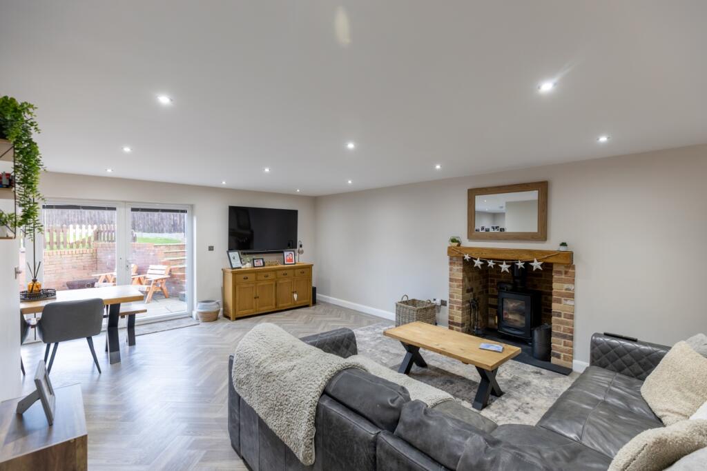 Poplar Grove, Brotton, Saltburn-by-the-Sea, North Yorkshire, TS12 2UX photo 2