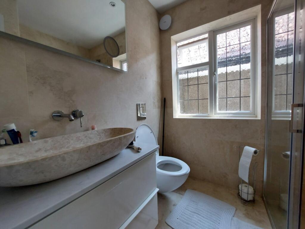 Apartment in London - More