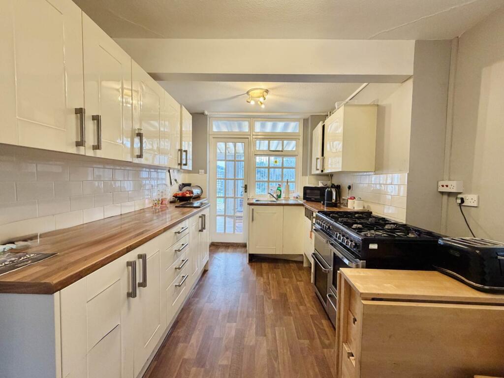 Chalmore Cottage, Reading Road photo 2