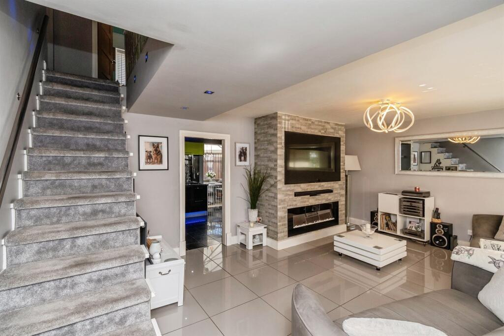 House in Walsall, West Midlands - View 4