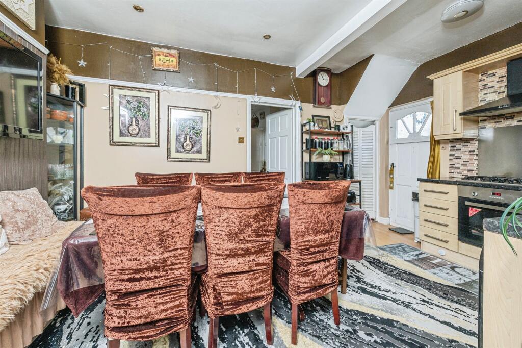 Additional image 5 of Avenue Road, BRADFORD