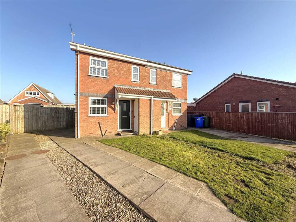 2-bed house on Thorn Tree Avenue, Filey, £195,000