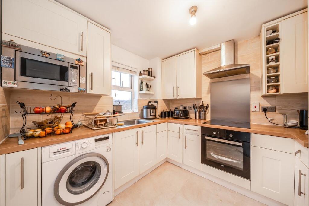 Apartment in London - View 2