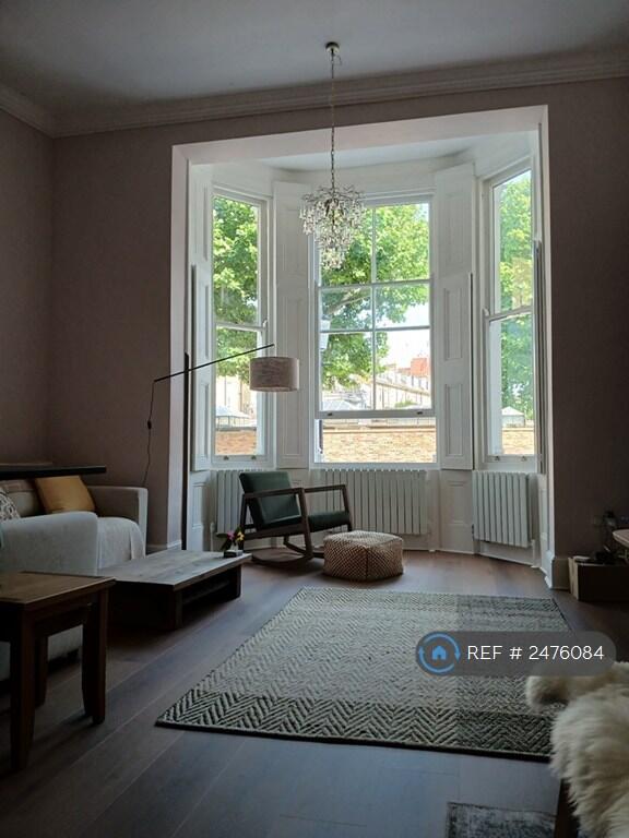 Apartment in London, Earl's Court - View 3